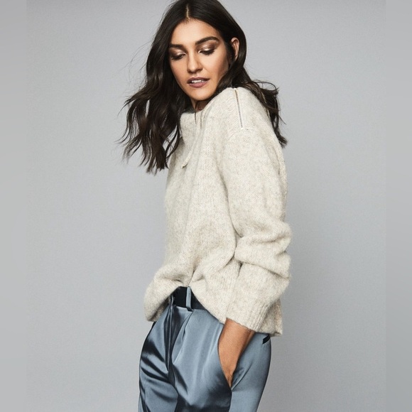 REISSChic Reiss Cassie wool & alpaca blend sweater in neutral. Oversized fit wit - Picture 3 of 11